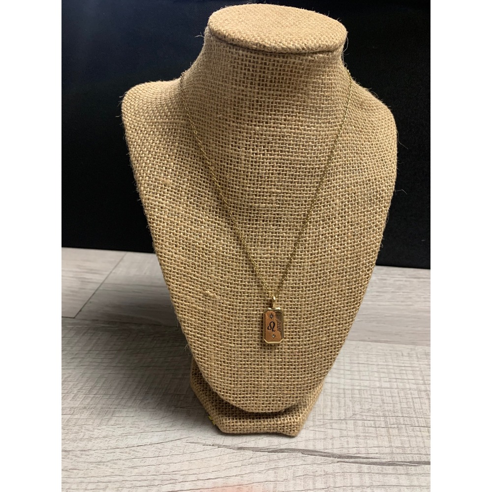 Leo Zodiac Dog Tag Necklace Gold Tone Leader Artistic Dramatic 18 Inch 3911